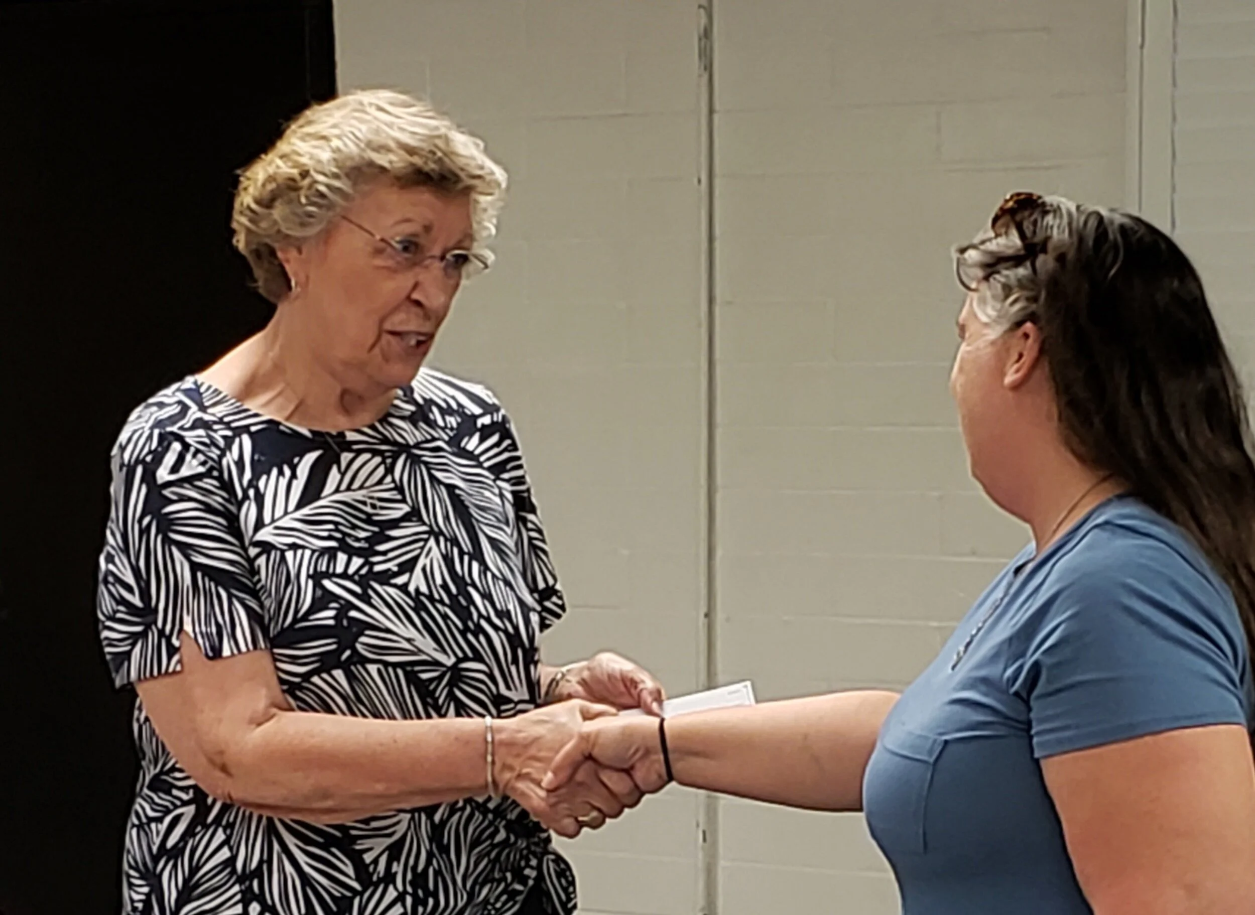 Mayor Miranda Boykin presents a $1000 donation to Ms. Rebecca Dew of the Family Food Basket for their continued service to our community and surrounding area.